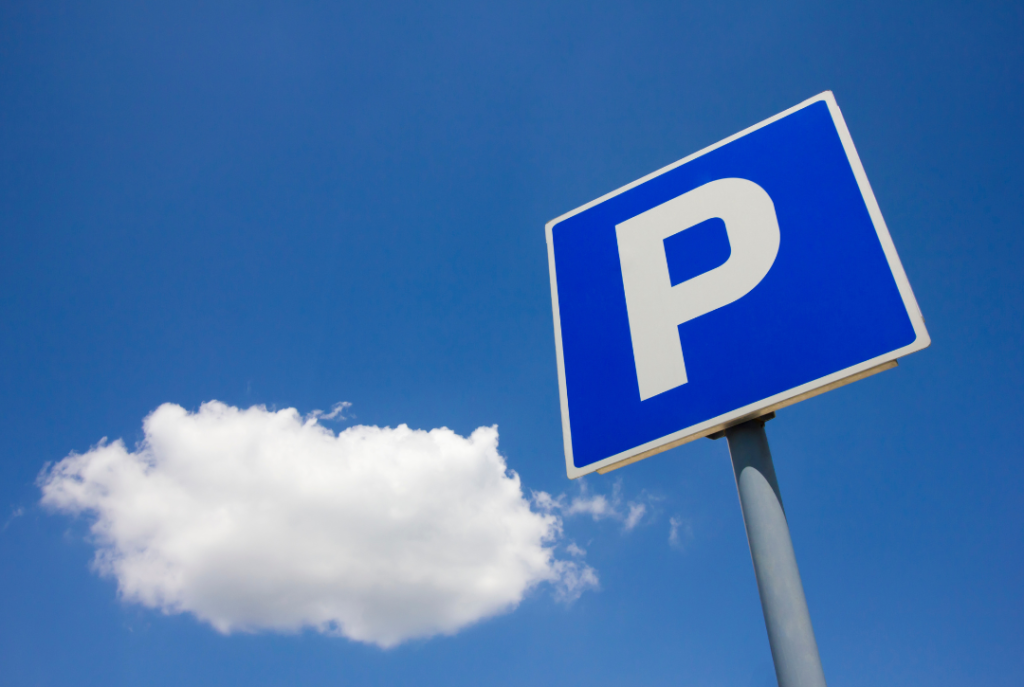 Parkschild symbolisch für Parkplätze Studio21