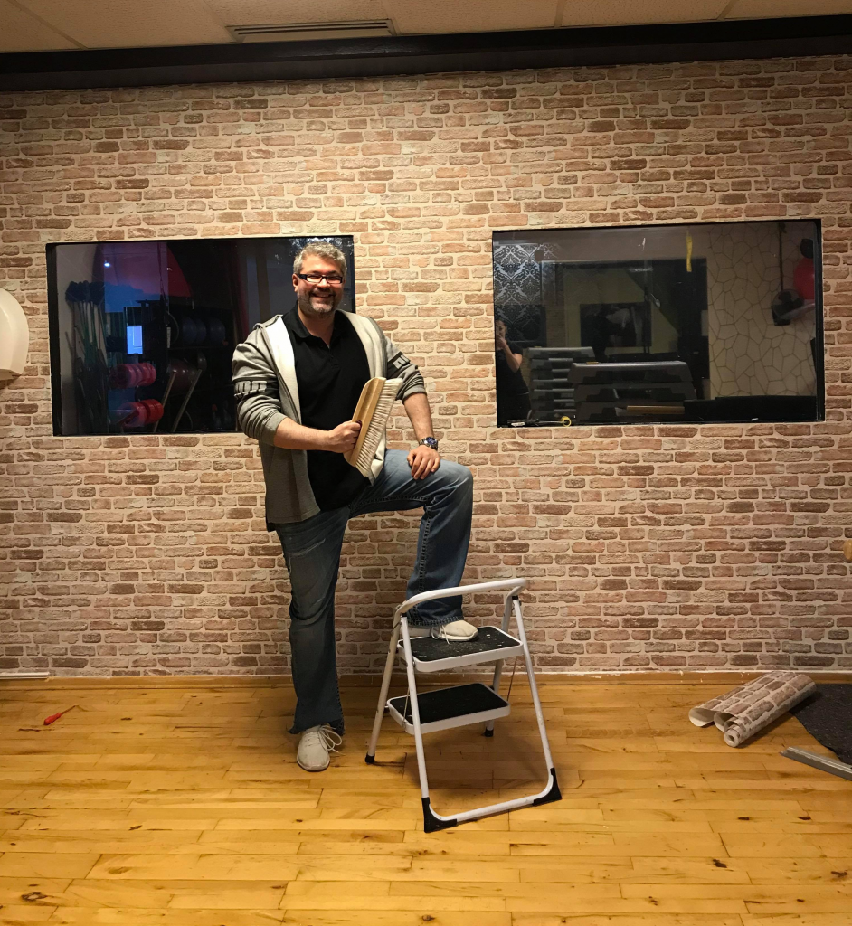 Inhaber Studio21 Philip Hegel im Kursraum in Nürnberg Zentrum der zu mieten ist