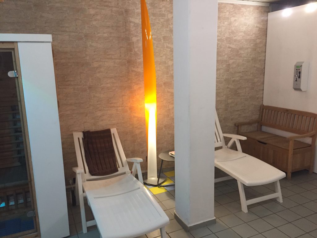 Ruheraum von Studio21 in Nürnberg vor der Damensauna