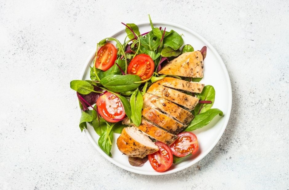 Rezepte zum Abnehmen - High-Protein Hähnchen-Salat